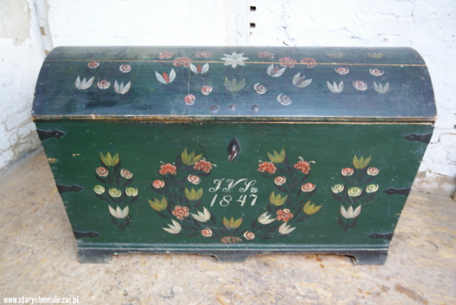Wiejski kufer malowany z I poł.XIXw.